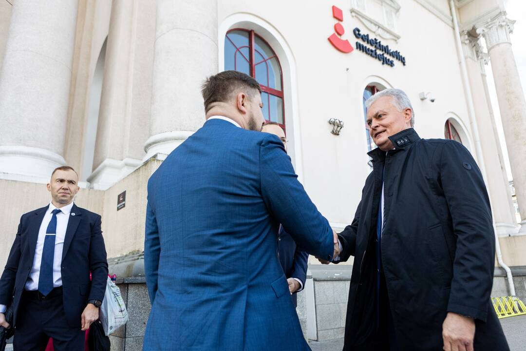Prezidentas lankosi Vilniaus geležinkelio stotyje