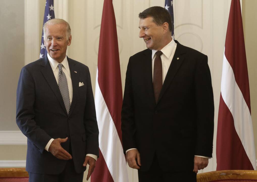 Baltijos šalių prezidentai susitiko su J. Bidenu