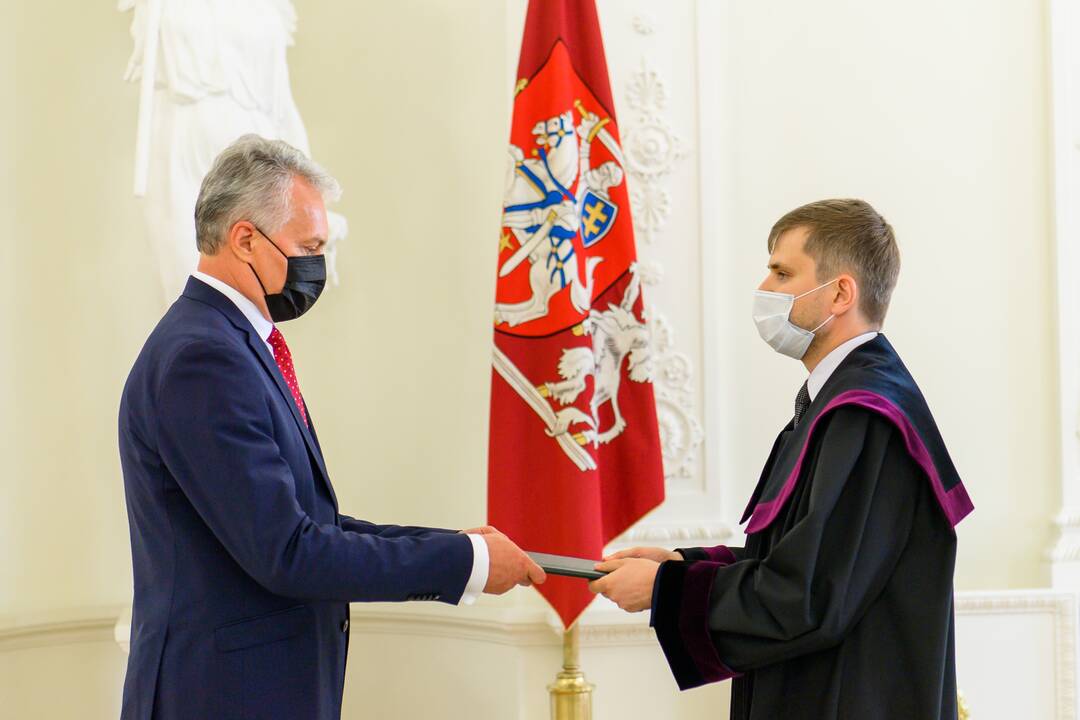 Prezidentas priėmė aštuonių teisėjų priesaikas