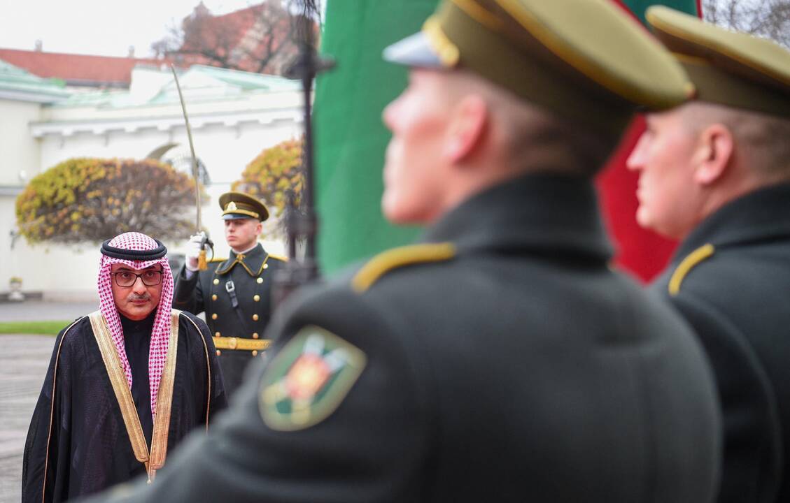 Prezidentas priėmė ambasadorių skiriamuosius raštus
