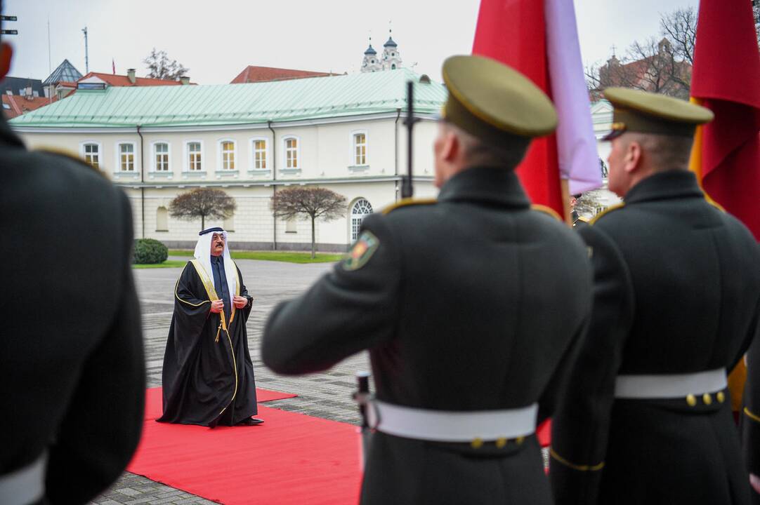 Prezidentas priėmė ambasadorių skiriamuosius raštus