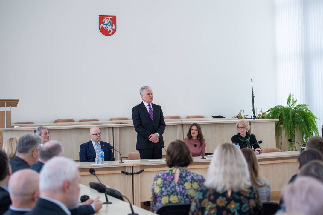 Prezidentas lankėsi Aukščiausiajame Teisme