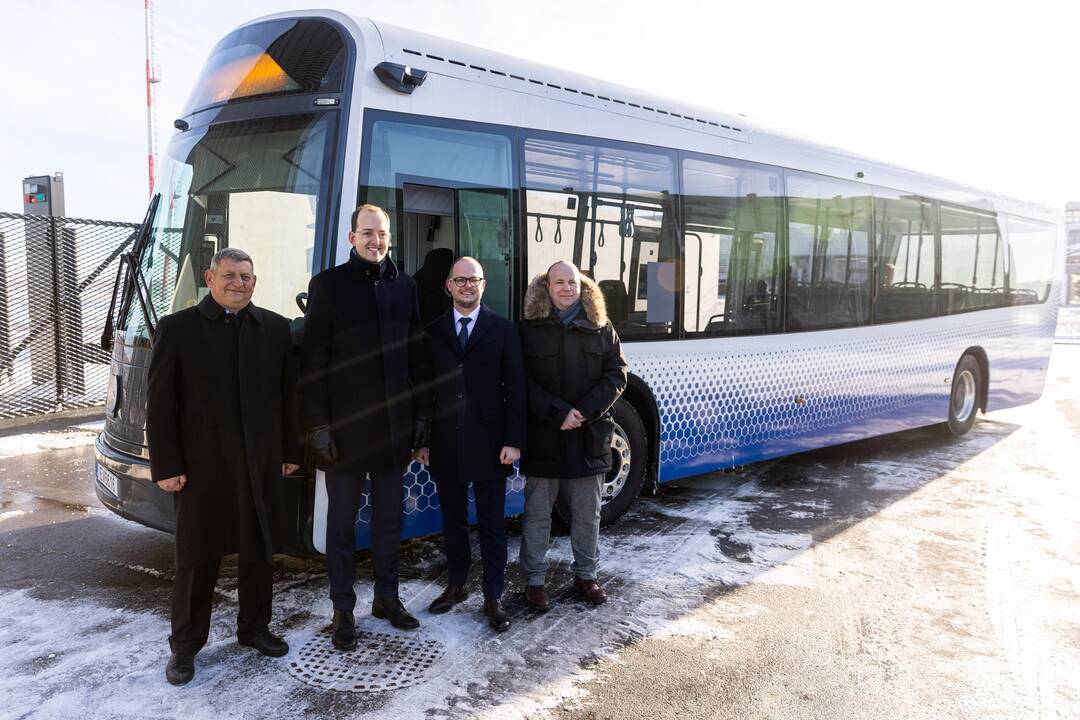 Elektrinio autobuso pristatymas Vilniaus oro uoste