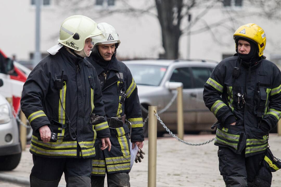 Vilnietis apsinuodijo metęs į tvorą butelį tetraetilšvino