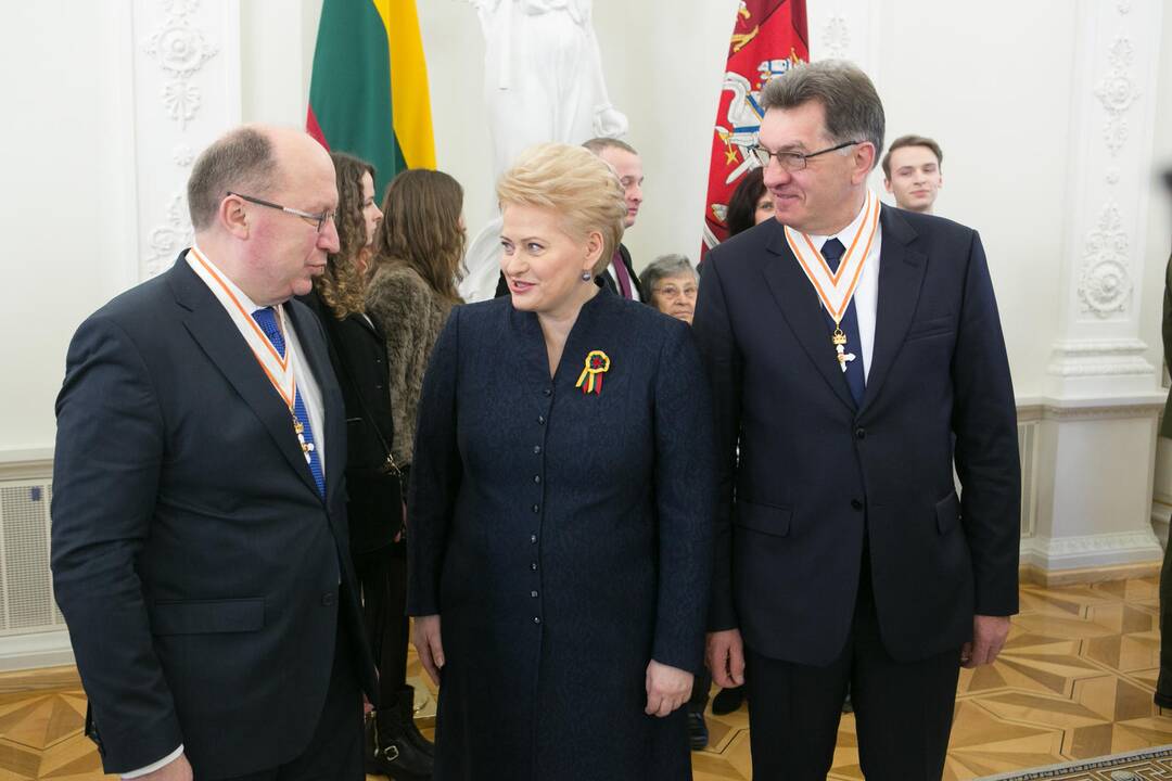 Socialdemokratų populiarumas ūgtelėjo, o prezidentės aptirpo