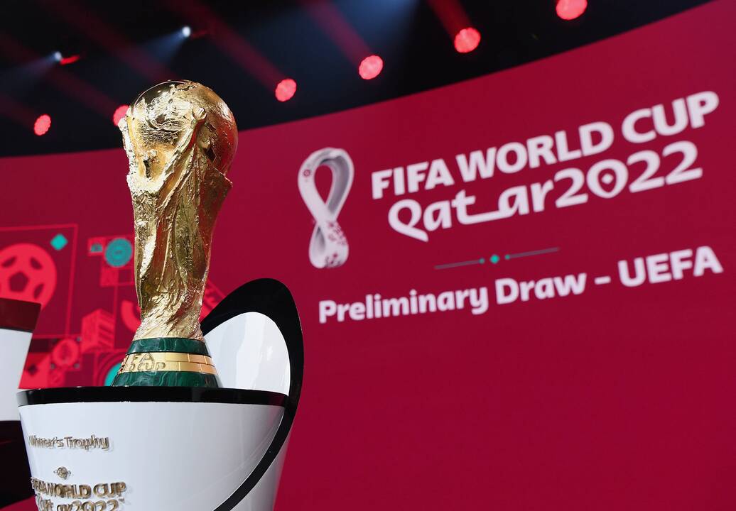 1904 m. Paryžiuje įsteigta tarptautinė futbolo federacija FIFA