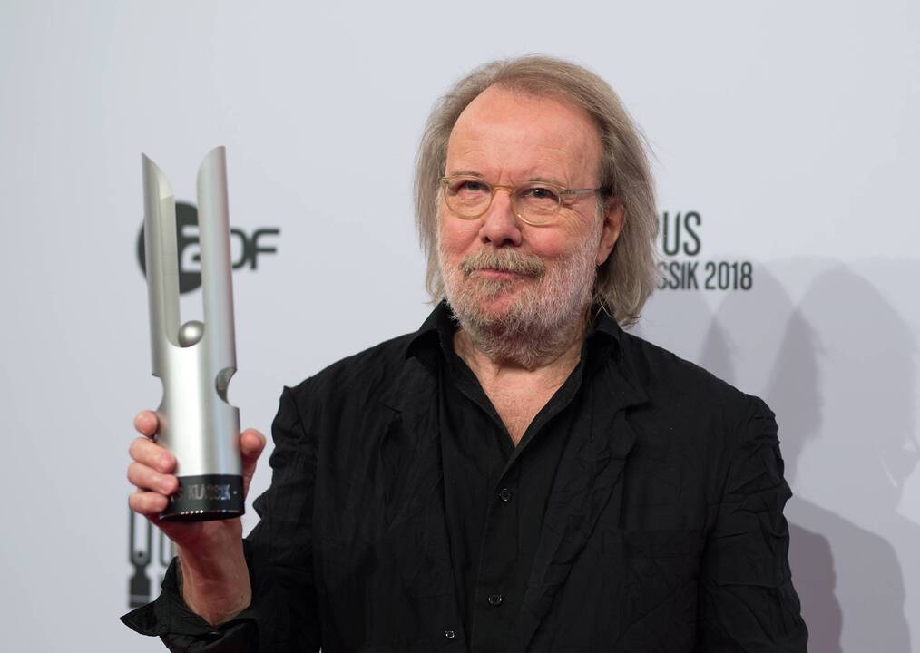 1946 m. gimė Benny Anderssonas, garsiosios švedų grupės ABBA narys