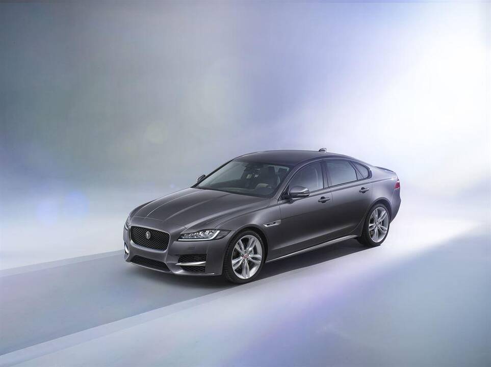 Jaguar XE