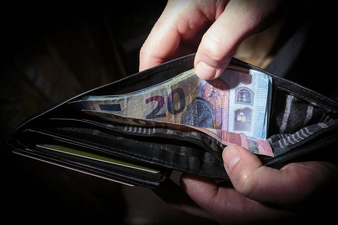 Teismas nuteisė kalėti  45 tūkst. eurų kyšio reikalavusį bankroto administratorių