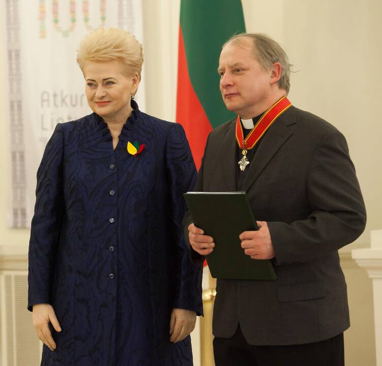 Apdovanojimai už nuopelnus Lietuvai
