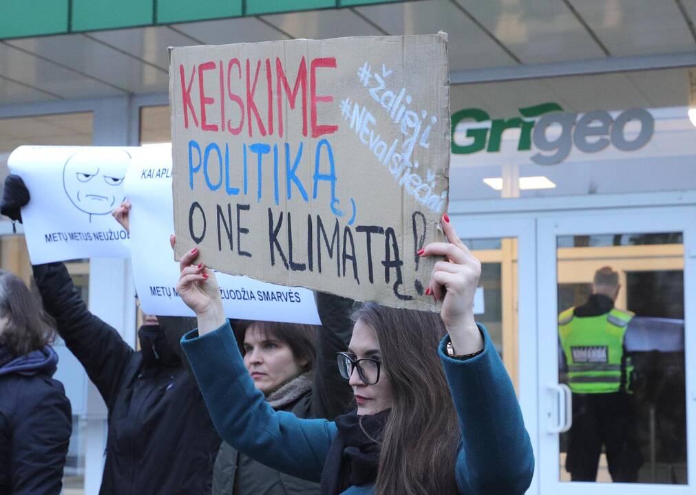 Piketas prie „Grigeo“ būstinės 