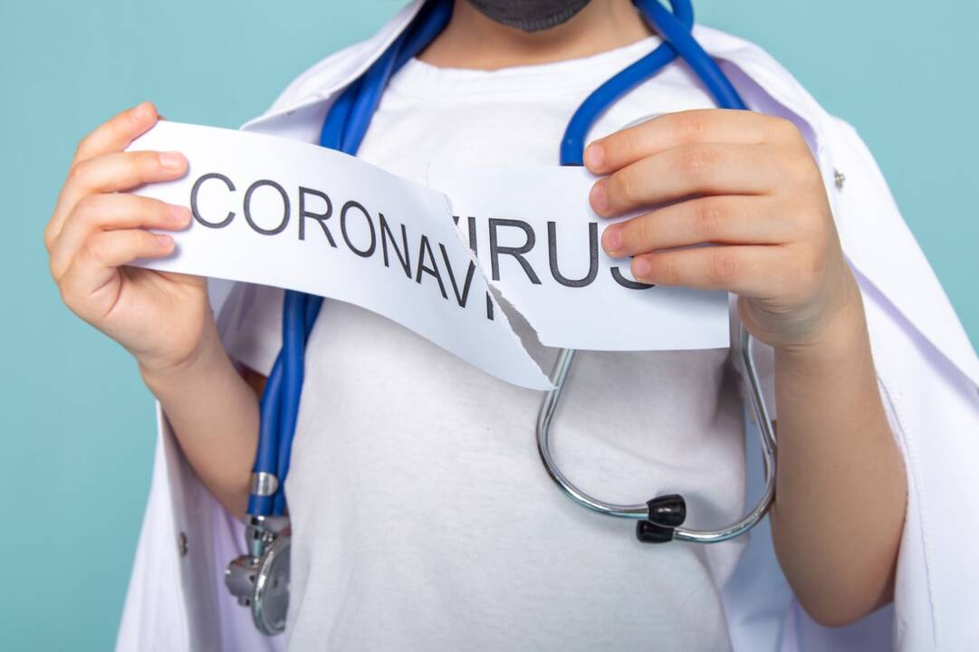 Lietuvoje dar trys žmonės mirė nuo COVID-19: vienas – jaunesnis nei 50 metų