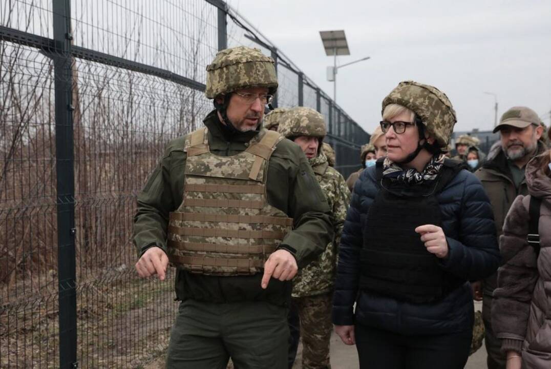 Premjerė: parama Ukrainos energetikos sistemai taip pat svarbu kaip ir ginklais