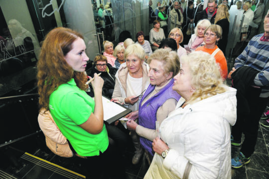 Anšlagas: Pasaulinės širdies dienos proga Nacionaliniame Kauno dramos teatre vakar buvo atliekami įvairūs nemokami sveikatos tyrimai, tai pritraukė daug žmonių.