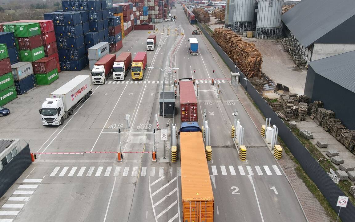 Pažanga: svarbia šio mėnesio uosto naujove tapo tai, kad Klaipėdos konteinerių terminale pagaliau pradėjo veikti automatiniai konteinerių priėmimo ir išdavimo vartai.