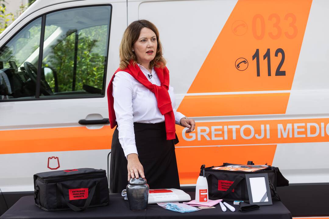 Raudonojo Kryžiaus spaudos konferencija „Lavonmaišis, urna ir velionio paveikslėlis“