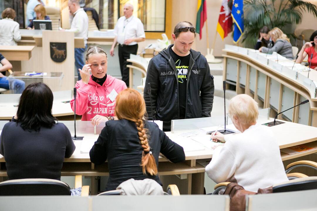 Prasidėjo išankstinis balsavimas referendume