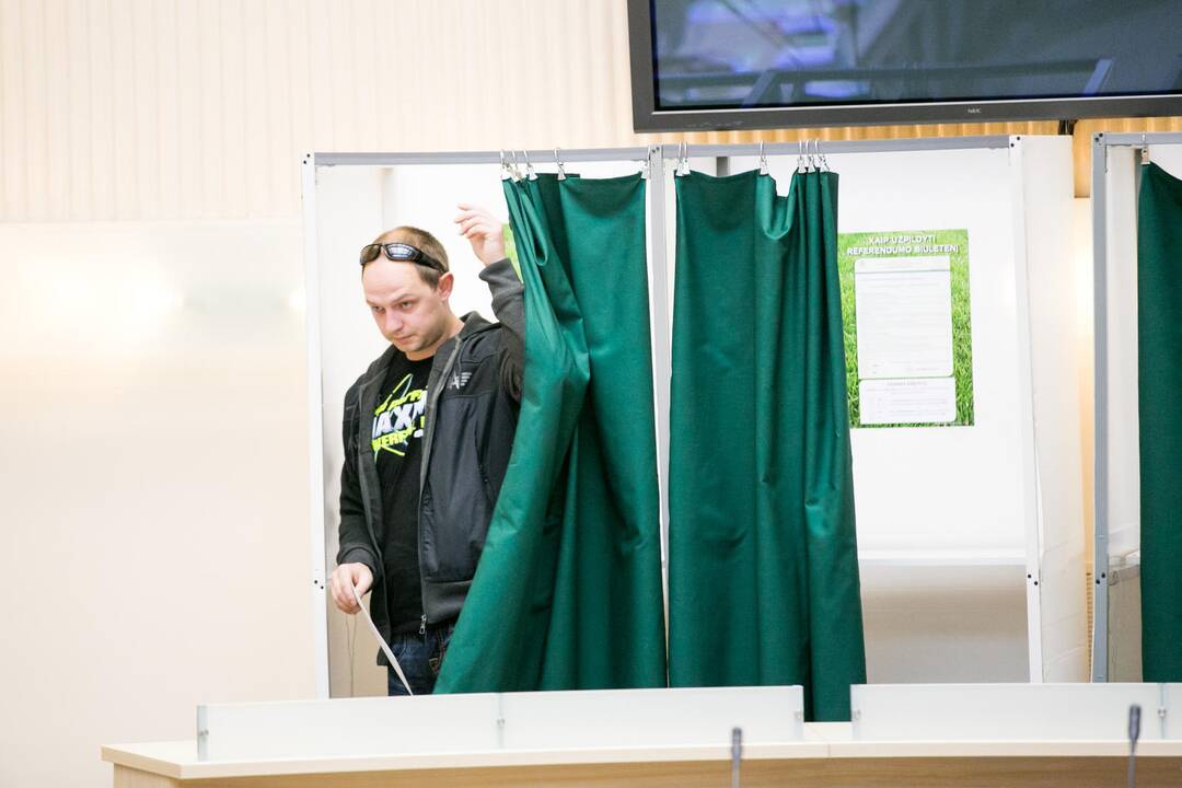 Prasidėjo išankstinis balsavimas referendume