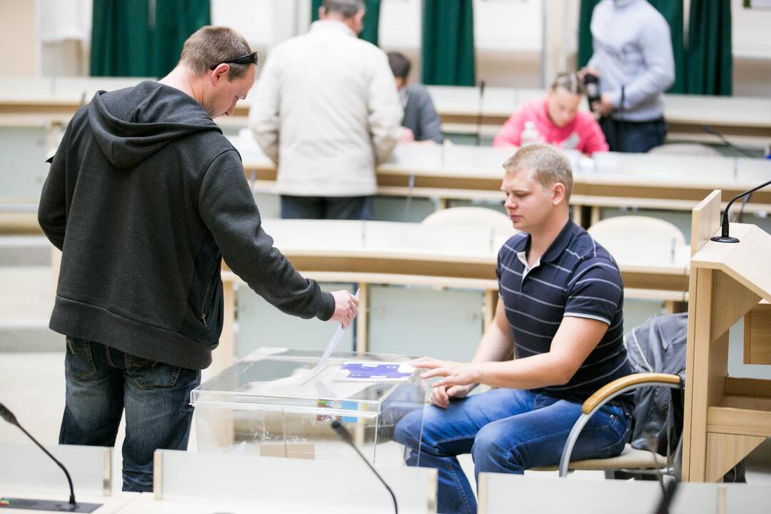 Prasidėjo išankstinis balsavimas referendume
