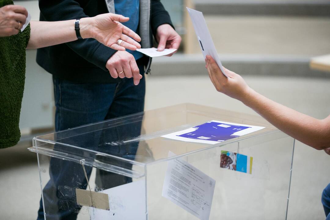 Prasidėjo išankstinis balsavimas referendume