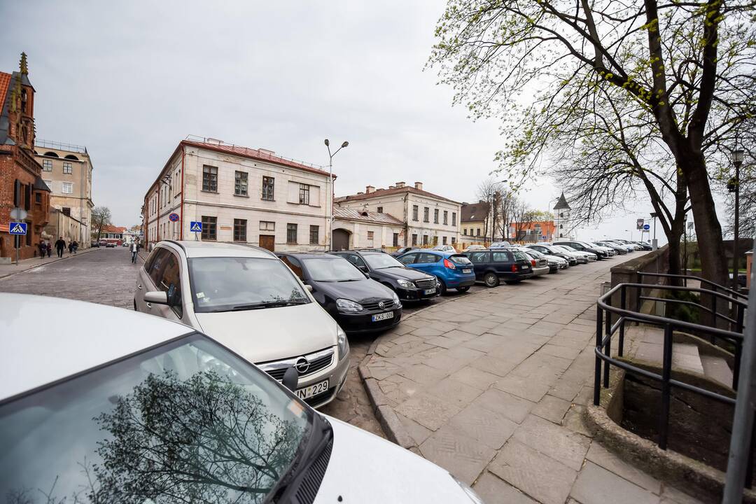 Parkavimas prie Vytauto Didžiojo bažnyčios