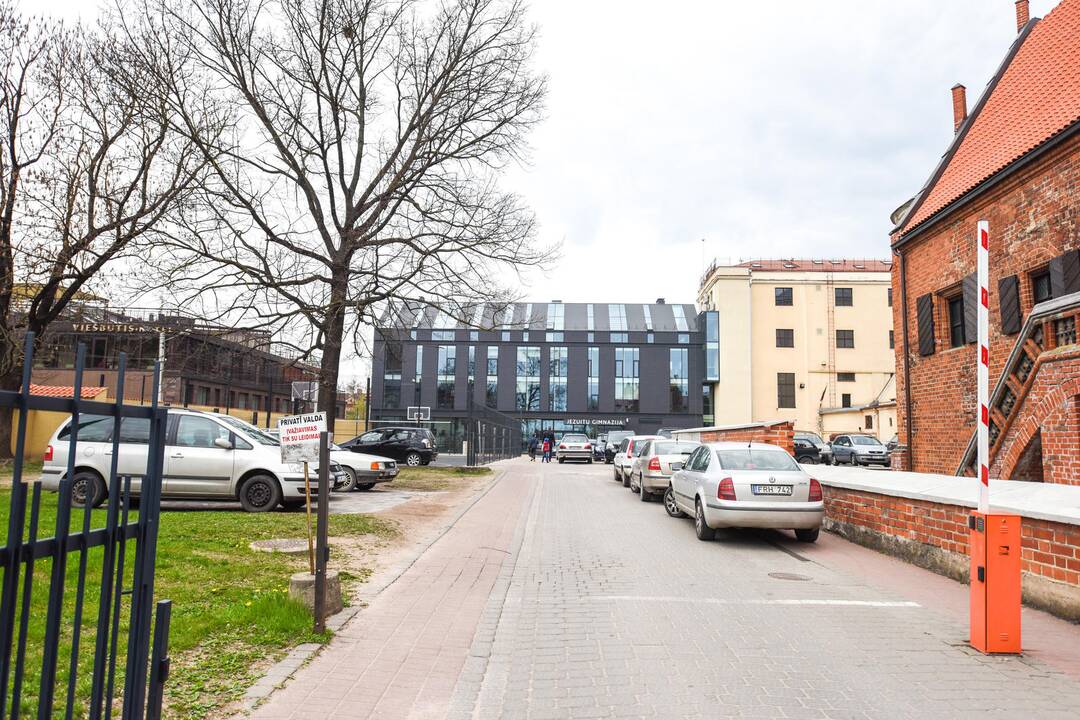 Parkavimas prie Vytauto Didžiojo bažnyčios