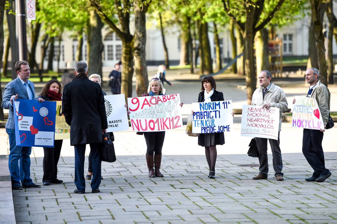 Protestas prie Kauno miesto savivaldybės