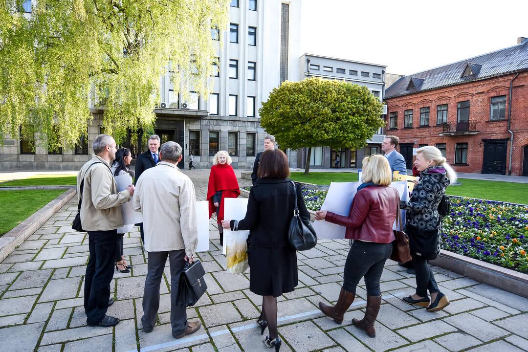 Protestas prie Kauno miesto savivaldybės