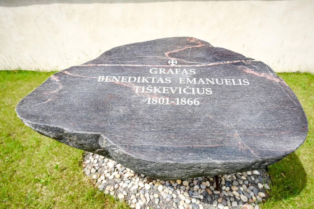 Raudondvaris tebesaugo palikimą