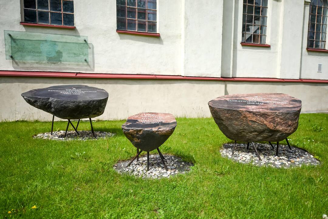 Raudondvaris tebesaugo palikimą