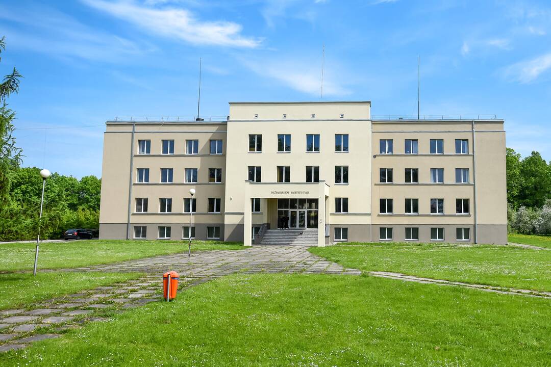 Raudondvaris tebesaugo palikimą