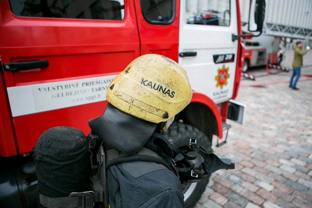 Kauno ugniagesių pratybos Prisikėlimo bažnyčioje