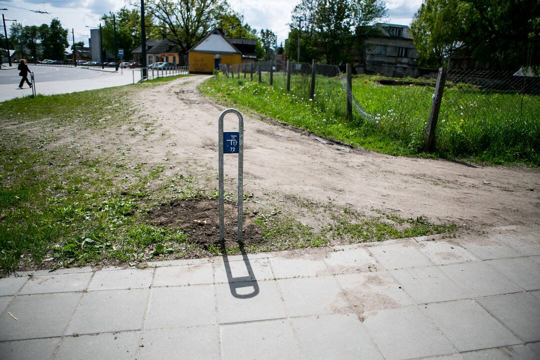 Juozapavičiaus pr. atsiranda nelegalių kelių