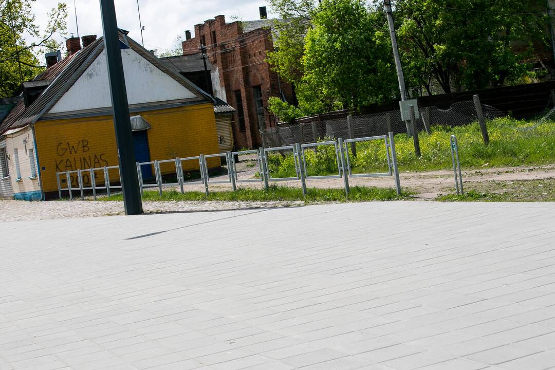 Juozapavičiaus pr. atsiranda nelegalių kelių