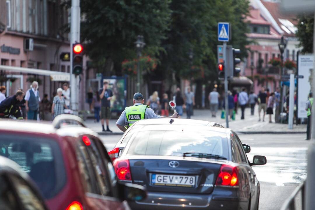 Avarija Savanorių prospekto kalno papėdėje