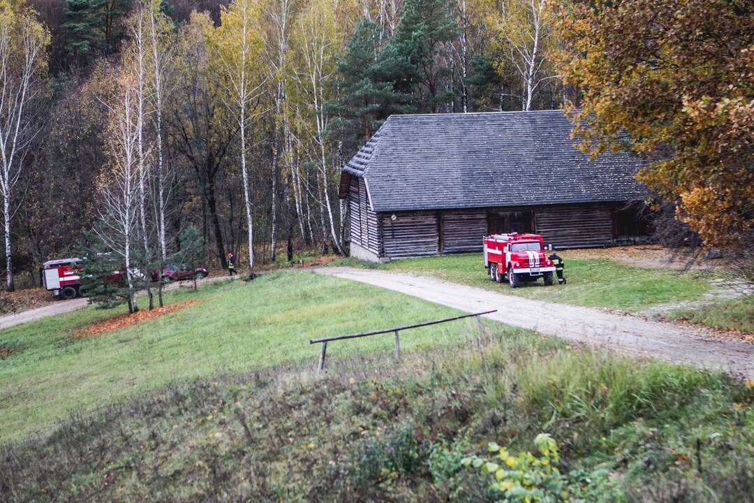 Rumšiškių liaudies buities muziejuje liepsnojo pirtis