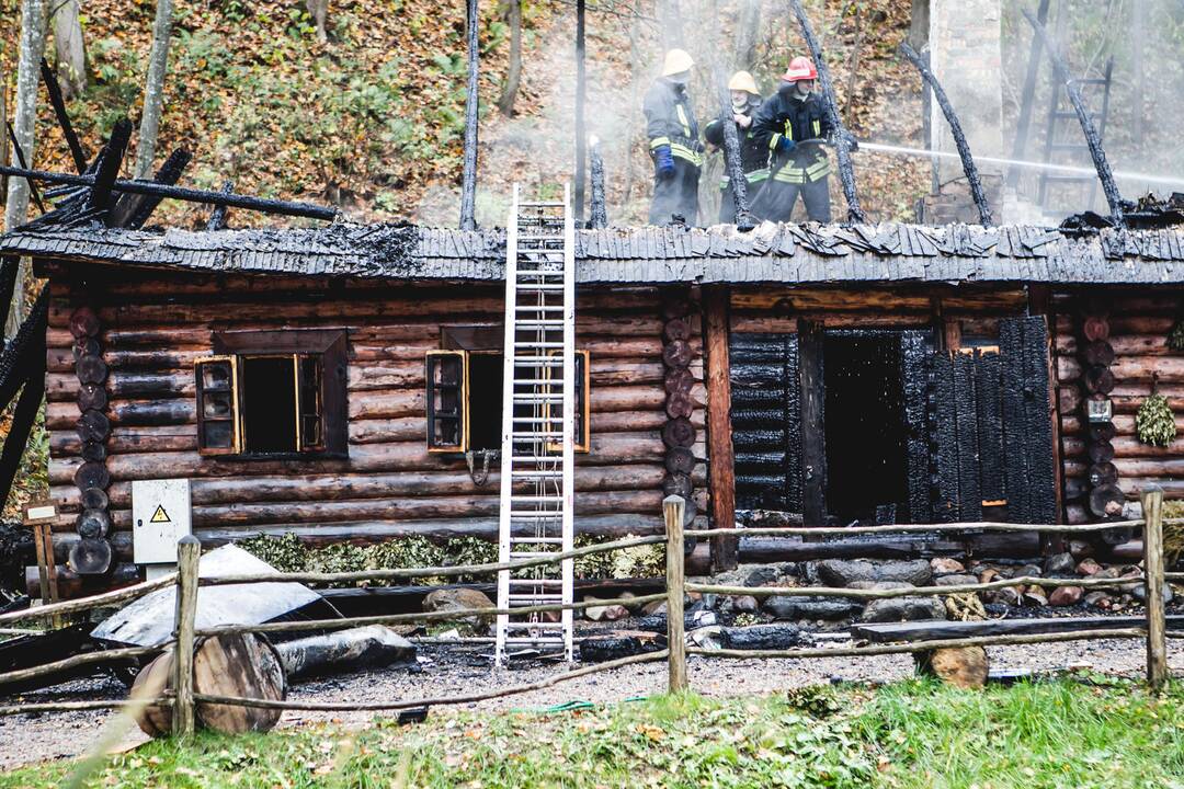 Rumšiškių liaudies buities muziejuje liepsnojo pirtis