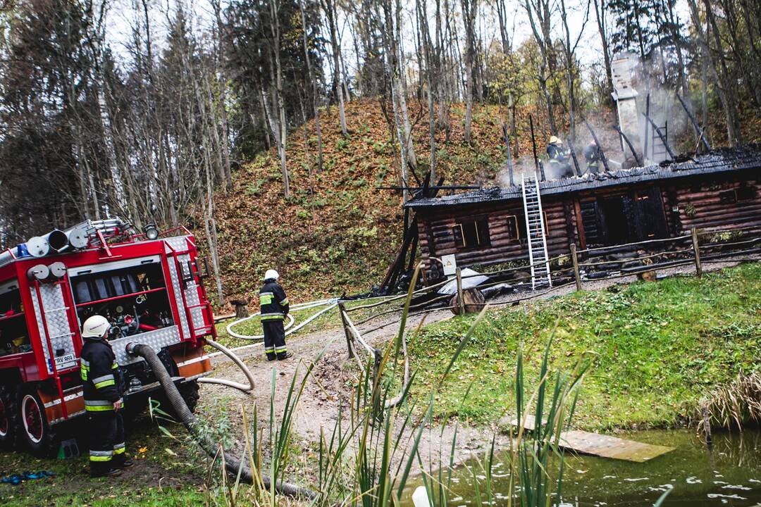 Rumšiškių liaudies buities muziejuje liepsnojo pirtis