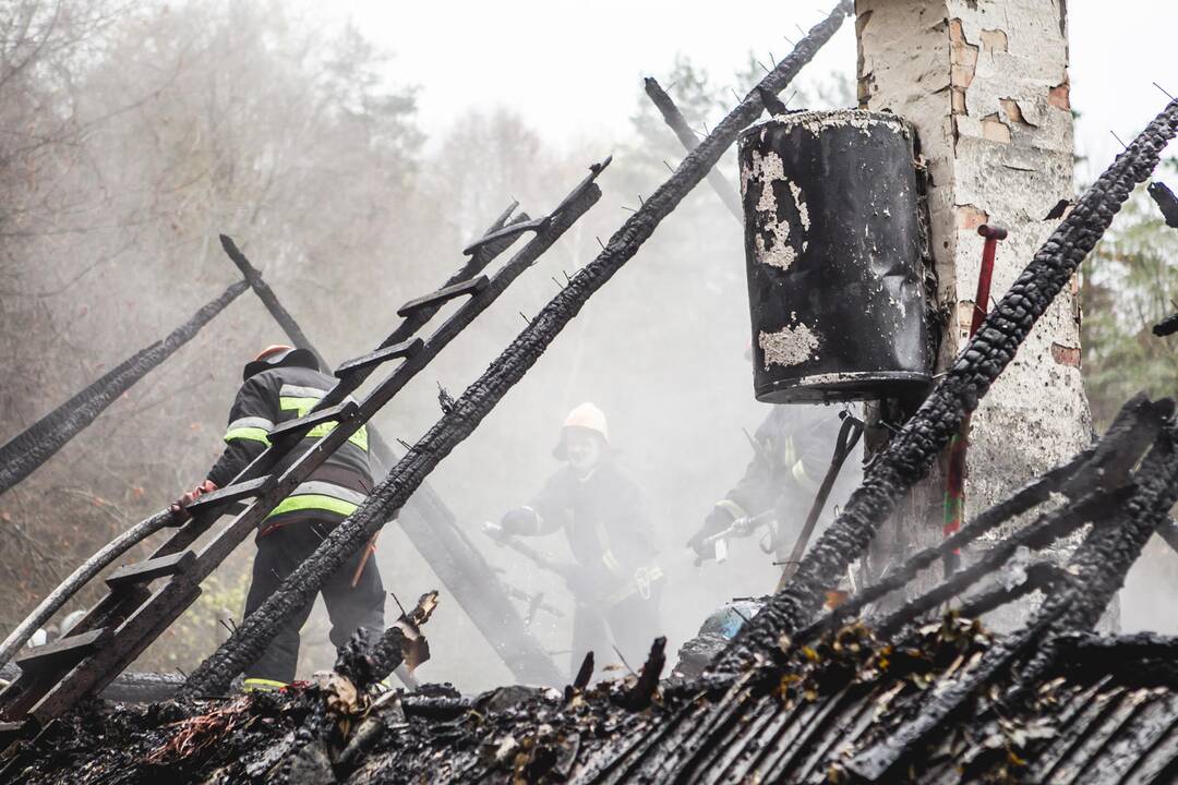 Rumšiškių liaudies buities muziejuje liepsnojo pirtis