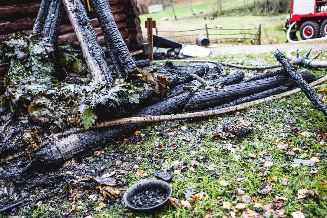Rumšiškių liaudies buities muziejuje liepsnojo pirtis