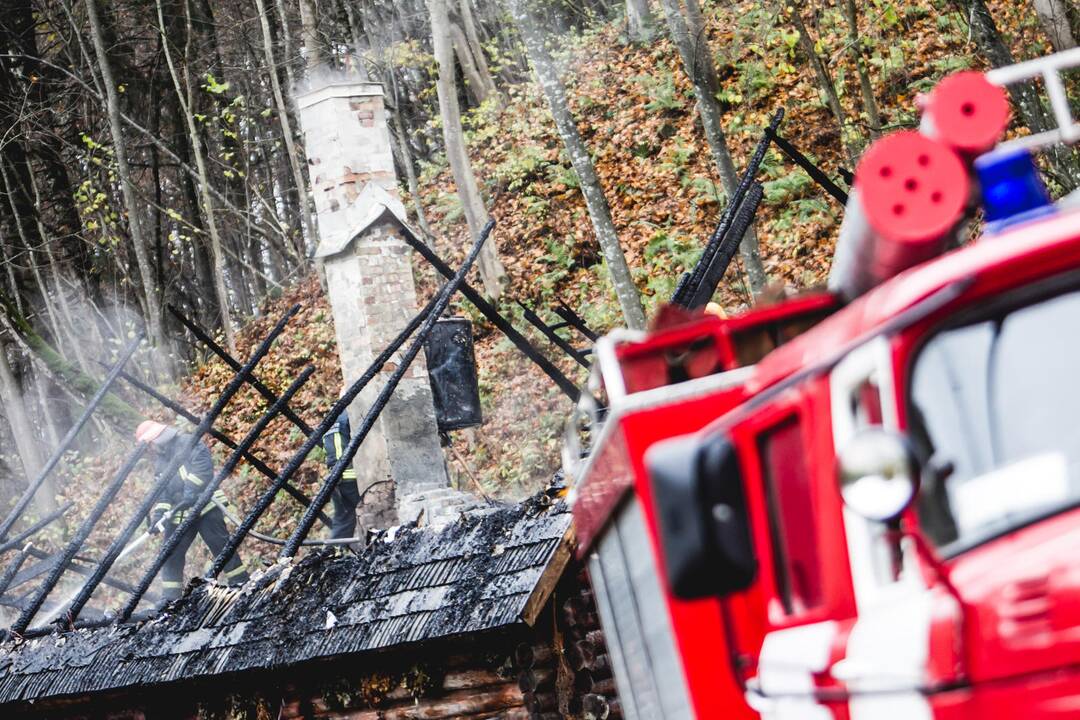 Rumšiškių liaudies buities muziejuje liepsnojo pirtis