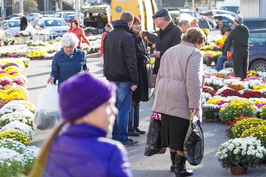 Prekyba gėlėmis ir žvakėmis