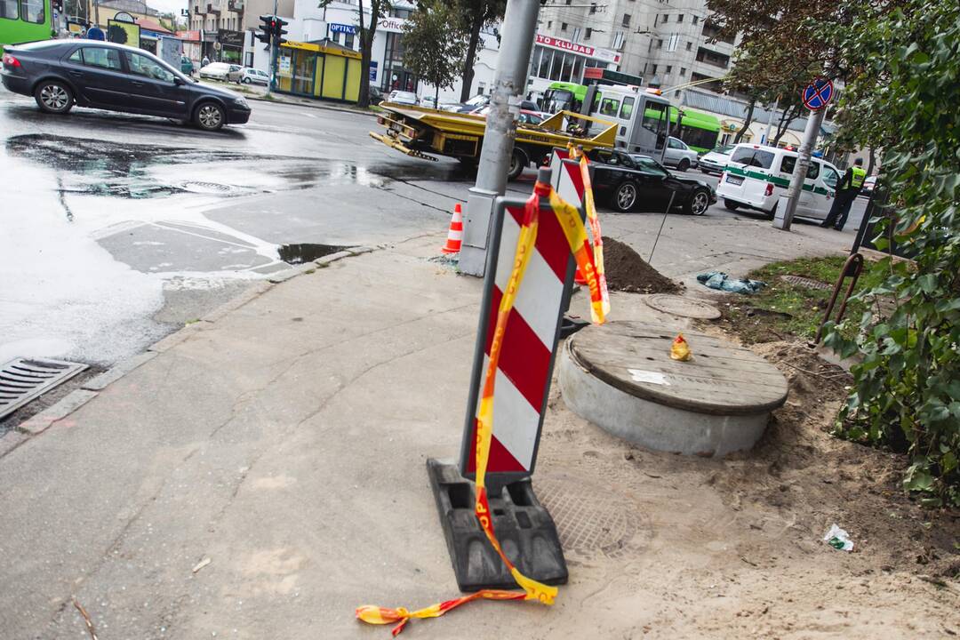 Avarija Savanorių pr. ir K. Petrausko g. sankryžoje