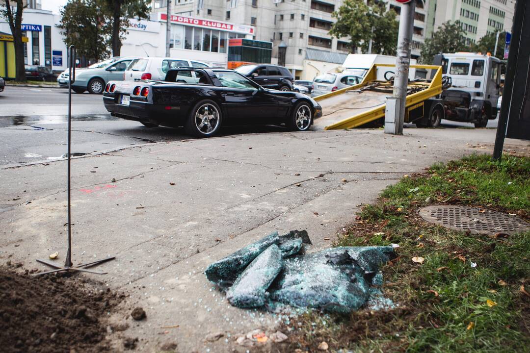 Avarija Savanorių pr. ir K. Petrausko g. sankryžoje