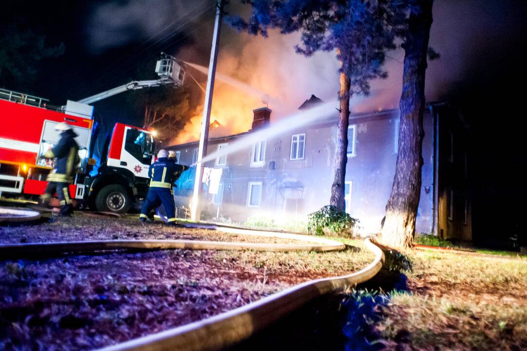  Ekskavatorininkų g. degė gyvenamasis namas