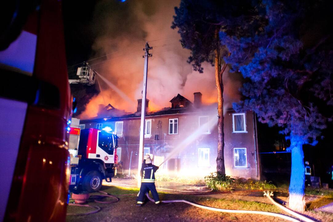  Ekskavatorininkų g. degė gyvenamasis namas