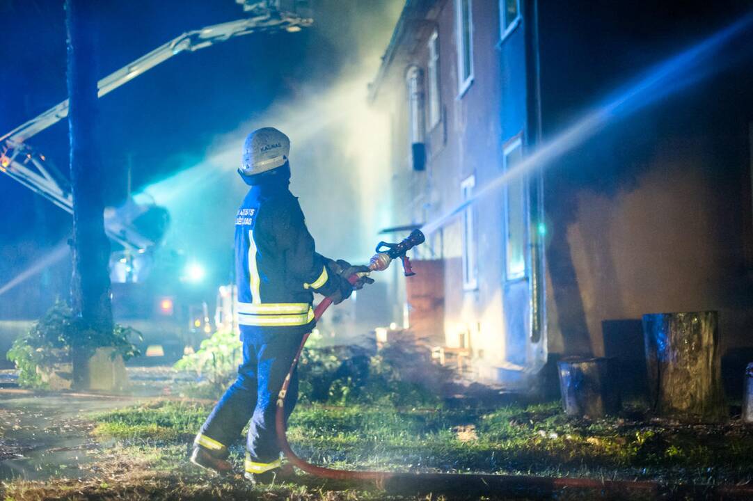  Ekskavatorininkų g. degė gyvenamasis namas