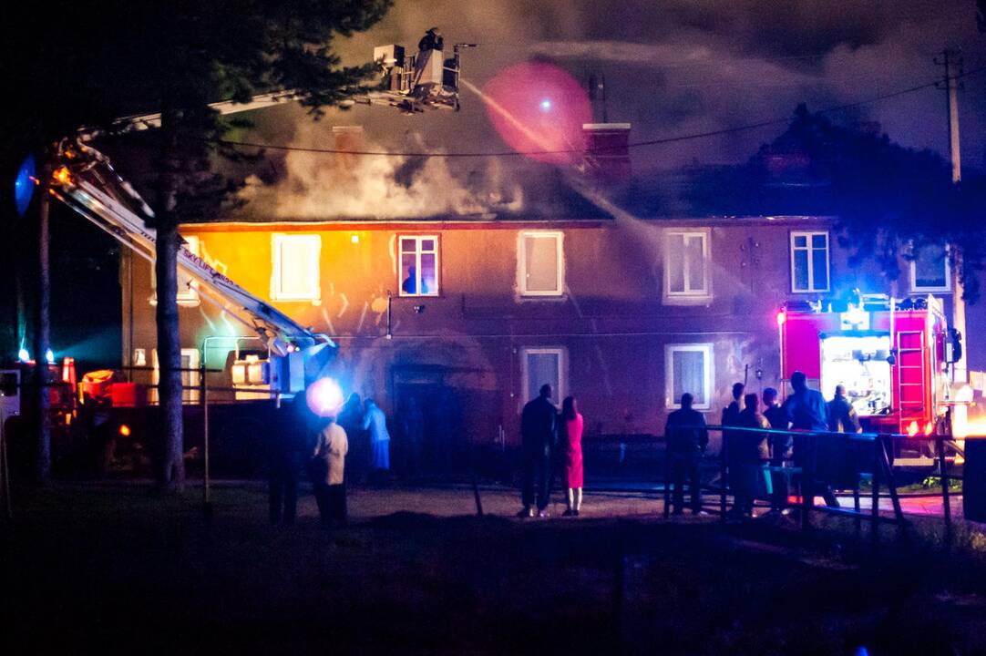  Ekskavatorininkų g. degė gyvenamasis namas