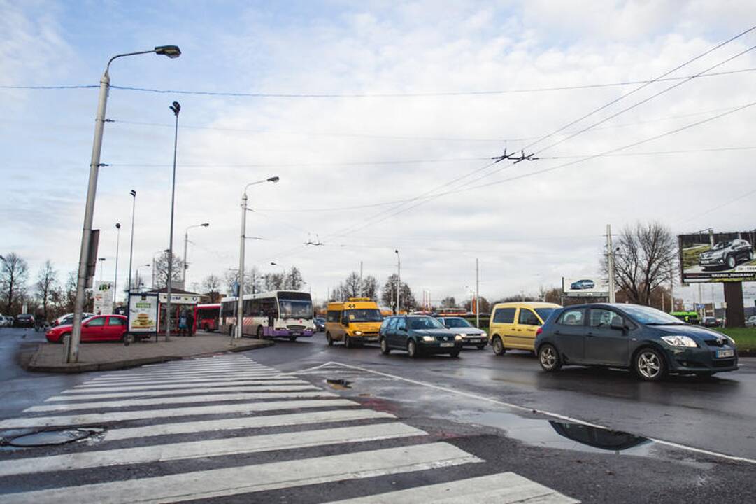 Avarija pilies žiede sutrikdė eismą miesto centre
