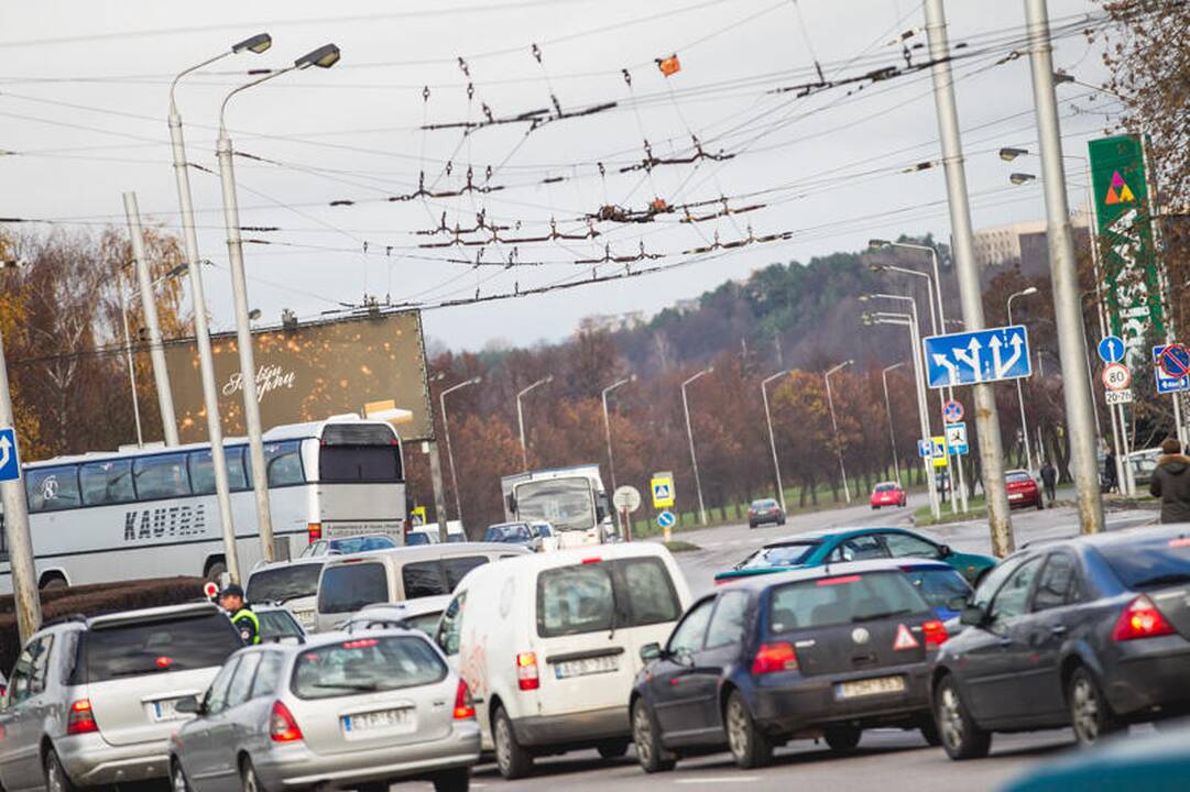 Avarija pilies žiede sutrikdė eismą miesto centre